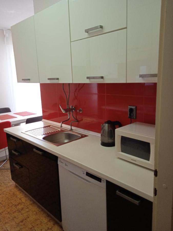 Blue Sky Apartment พูลา ภายนอก รูปภาพ