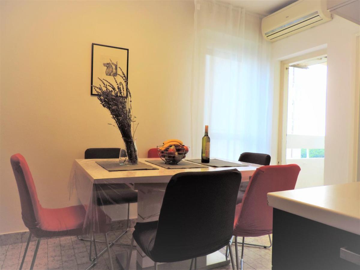 Blue Sky Apartment พูลา ภายนอก รูปภาพ